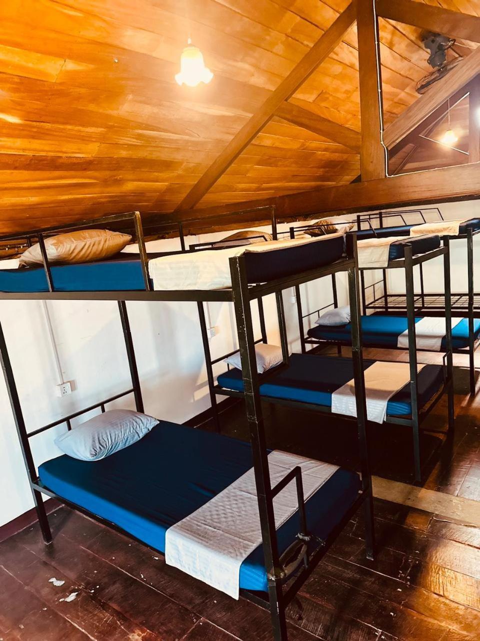 Happy Bunk Hostel Weligama Exterior foto
